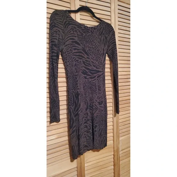 Alice + Olivia SCOOP Cheetah Animal Print Mid Length Fitted Dress - Picture 2 of 10